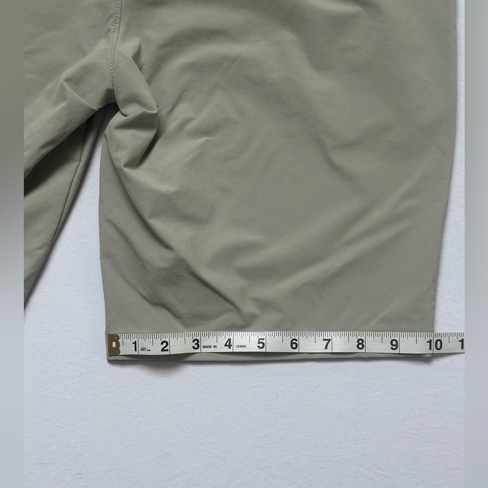 Oakley Men's Stone Gray Take Pro 3.0 Golf Flat Front Shorts Size 32 Regular Fit - Picture 7 of 10